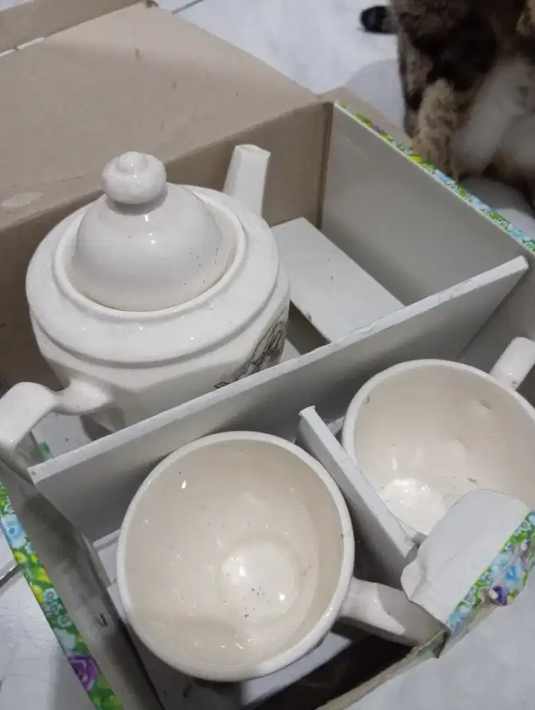 Tea set keramik cangkir