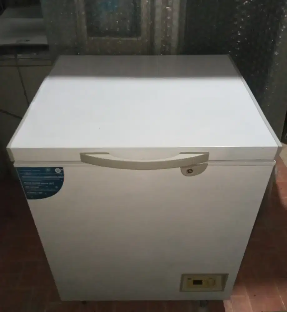 FREEZER BOX GEA 200 LITER NORMAL SIAP PAKAI/ NETT