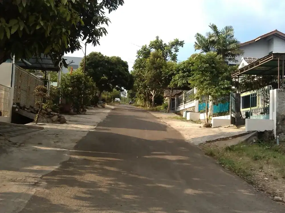 Rumah villa siap huni 307 m² SHM Lokasi strategis