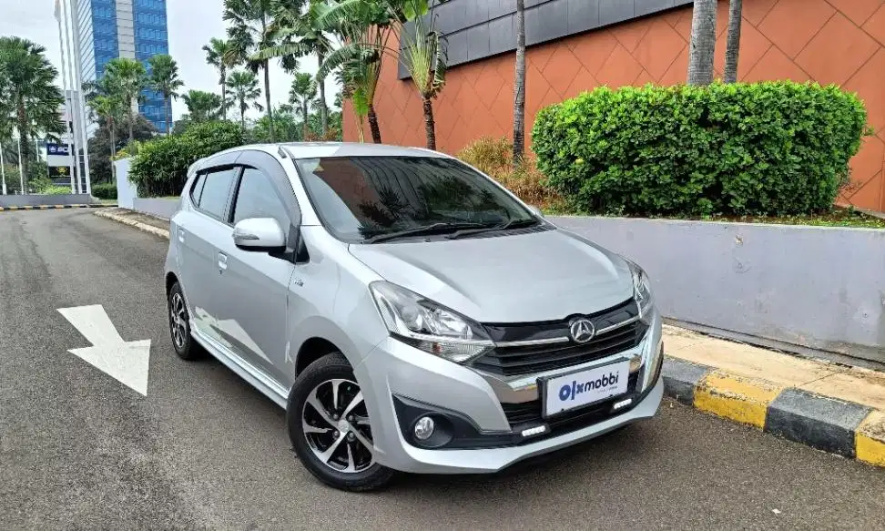 DP MURAH Daihatsu Ayla 1.2 R Bensin-MT 2018  CVBQD
