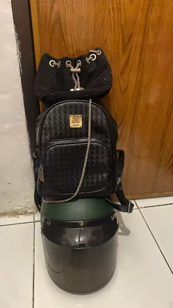 Tas wanita & Helm