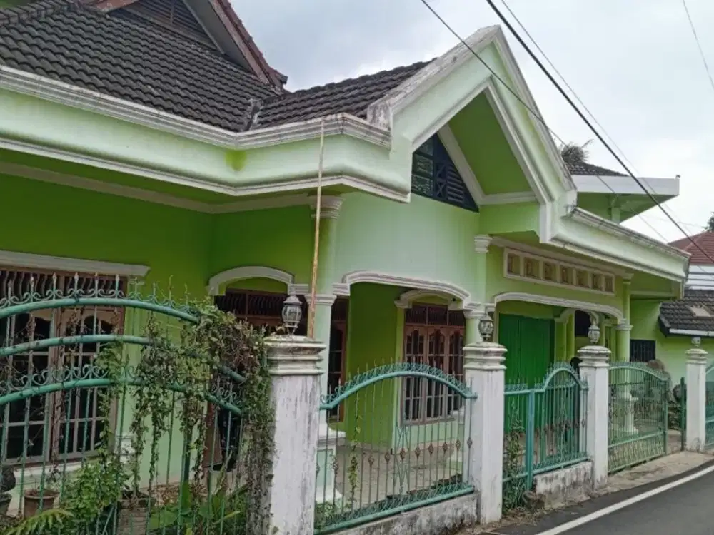 Dijual Cepat Rumah Pusat Kota Jl.Macan Kumbang Demang Lebar Daun Palembang