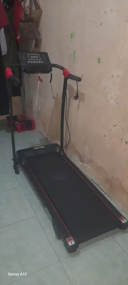 Treadmill bekas