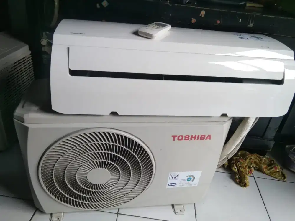 D jual ac toshiba 1/2 pk r 410 , 390watt, sama pasang