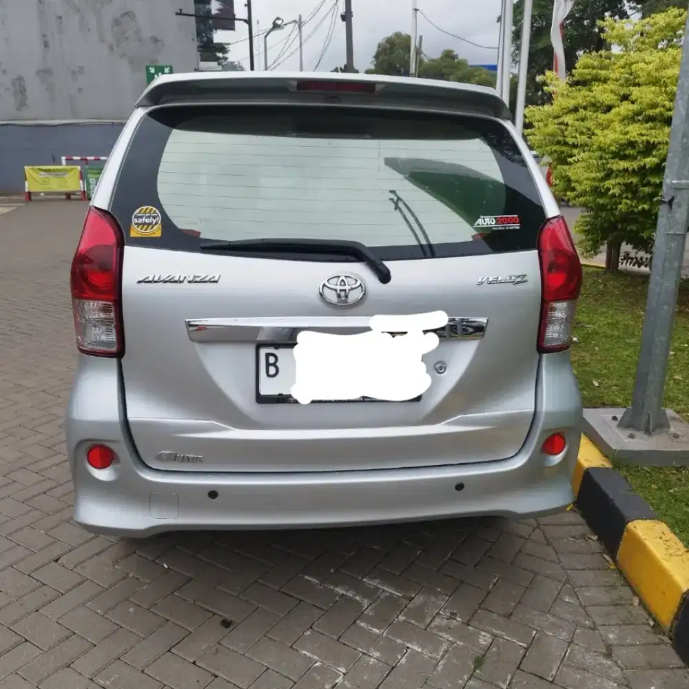 TOYOTA AVANZA VELOZ 1.5 THN 2015 A/T ( AUTOMATIC) WARNA SILVER