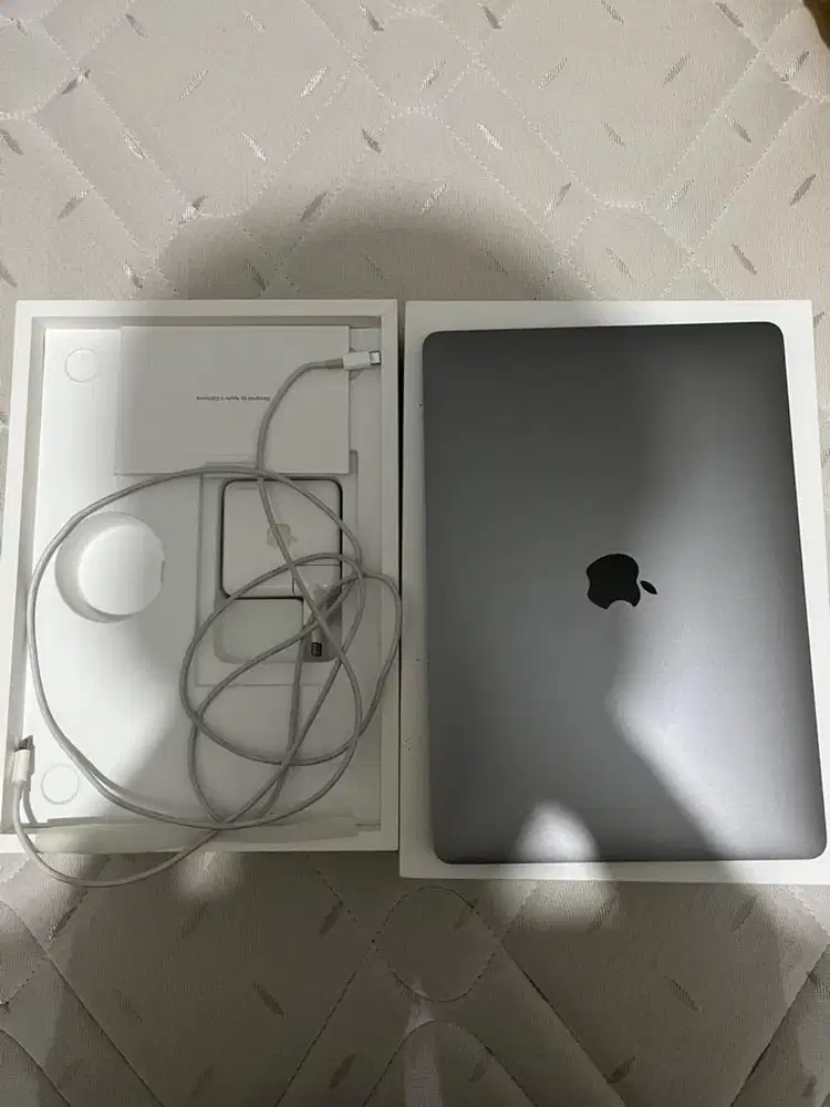 Macbook Pro M2 Touchbar 2022 8/256