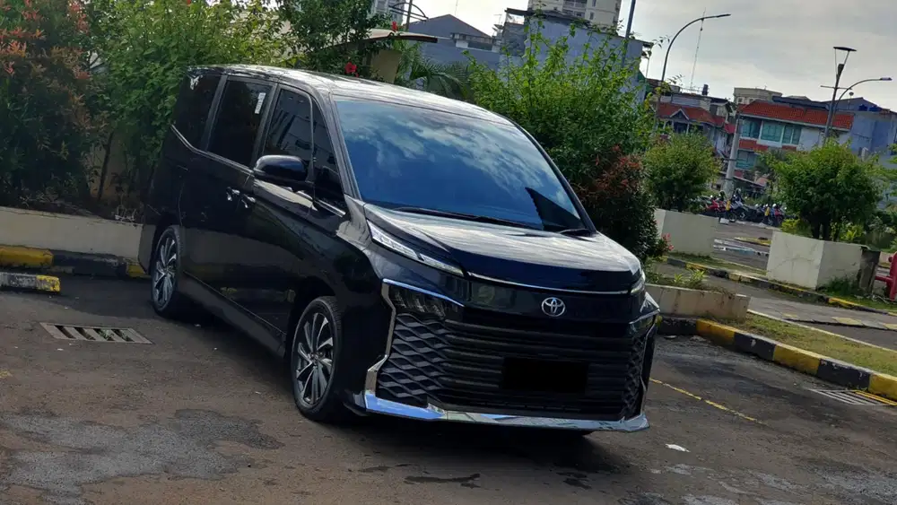 [ LOW KM ] Toyota Voxy 2.0 CVT TSS Facelift Camera360 AT 2023/2024