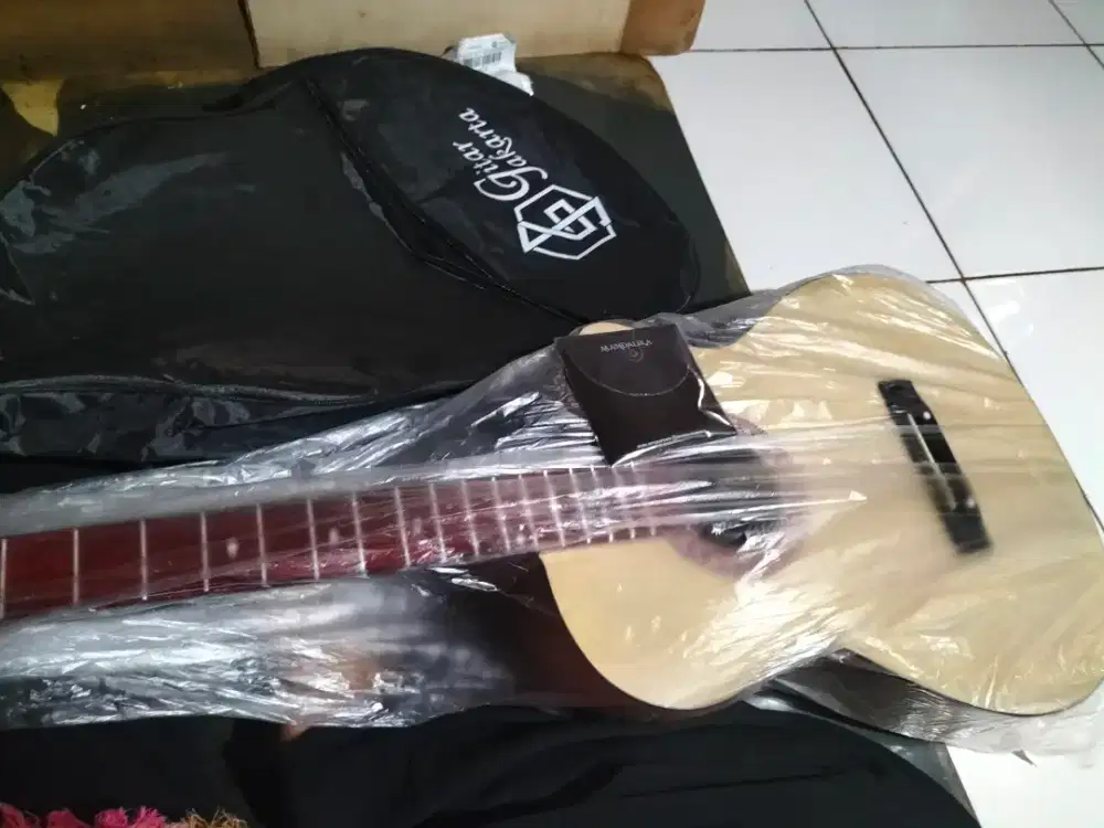 Gitar masihh Bru. Jual butuh