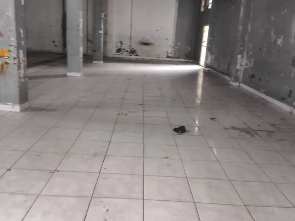 Gedung Workshop LB dan LT 225M² Cocok Utk Workshop, di Daerah Konveksi dan Berbagai Industri di Grogol Petamburan S261