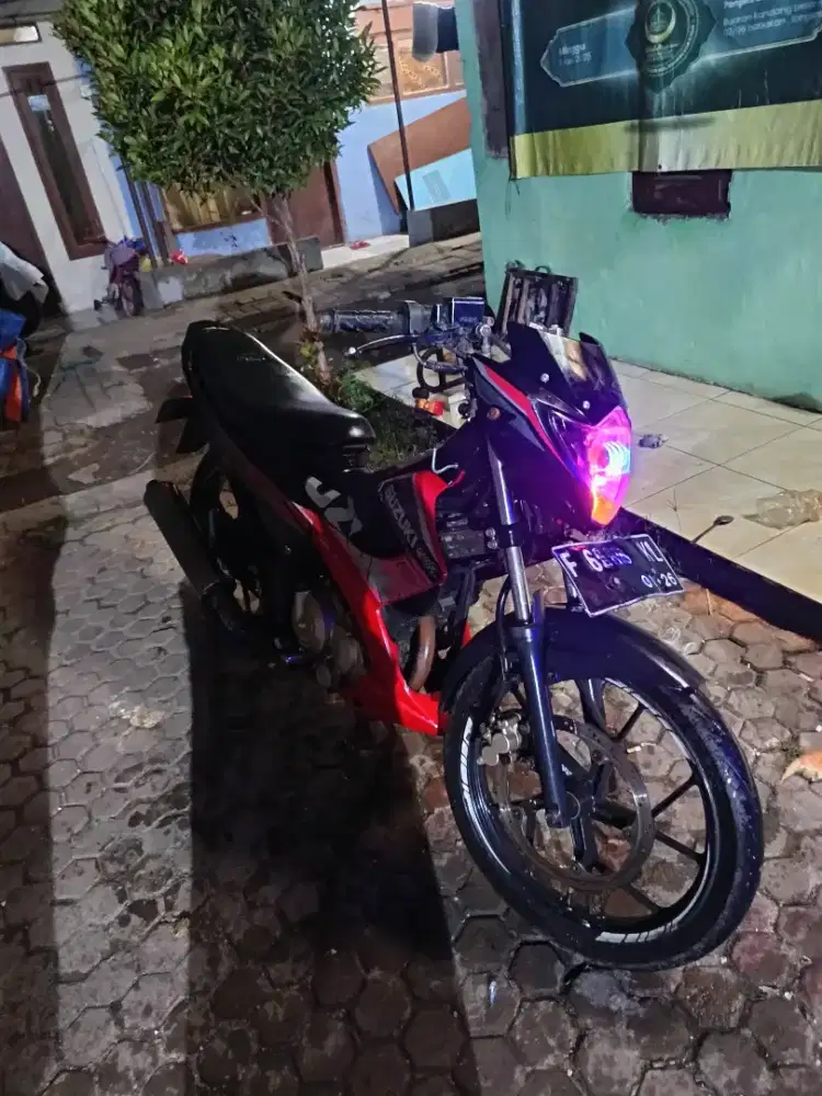 Suzuki satria f