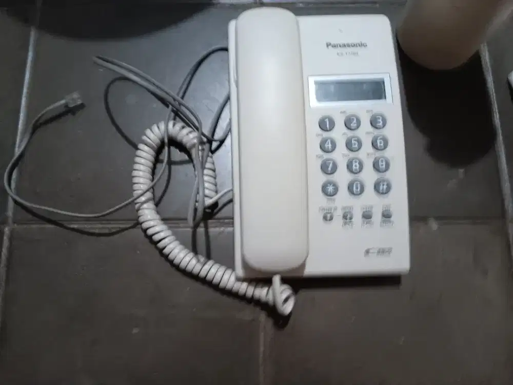 Telepon kabel panasonic kx t7703