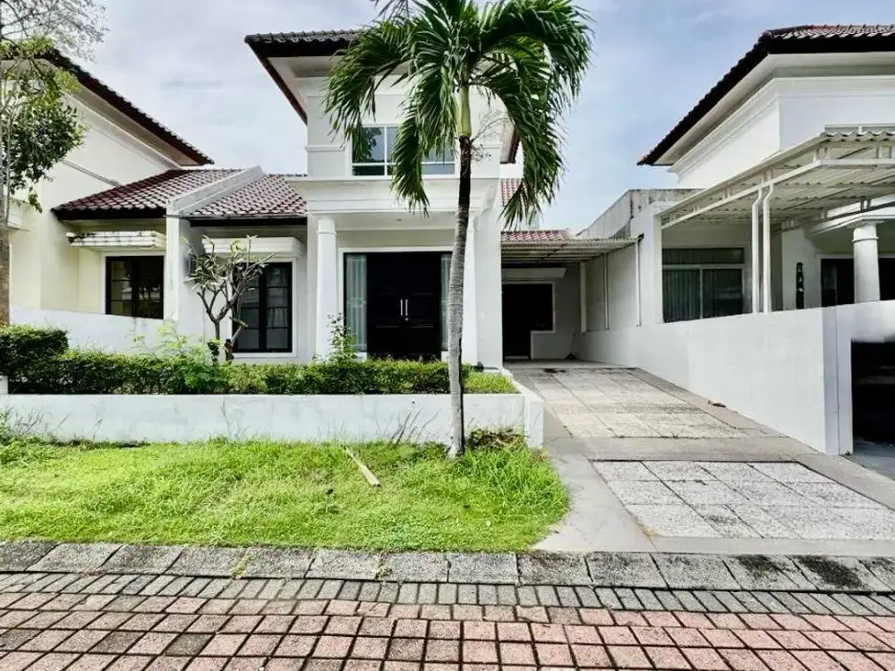 DISEWAKAN RUMAH EMERALD MANSION CITRALAND 2KT 180M2 SEMI FURNISH