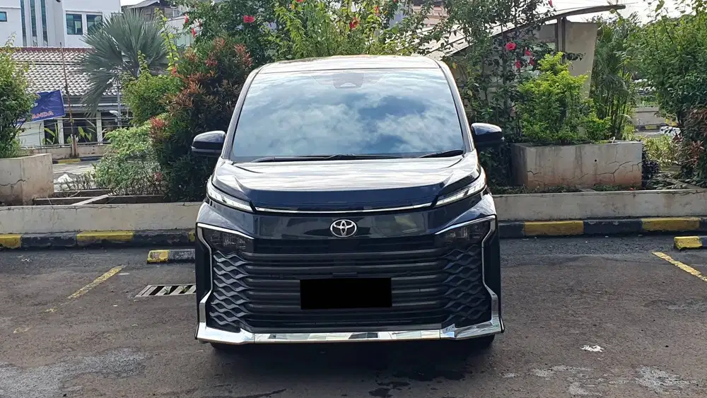 Toyota Voxy 2.0 CVT TSS Facelift Camera360 Hitam 2023 Like New Low KM