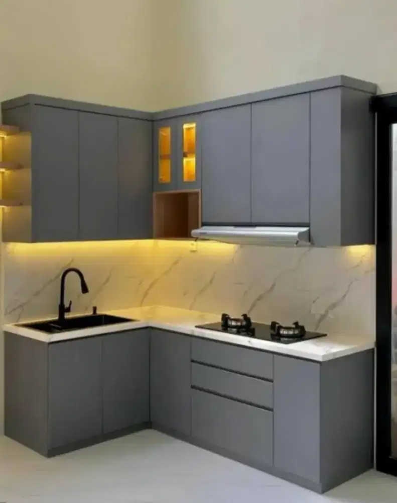 KITCHEN SET CUSTOM INTERIOR