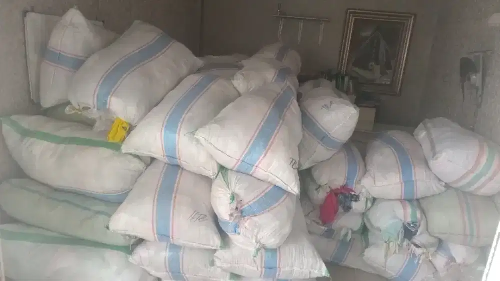 Pakaian x toko plaza