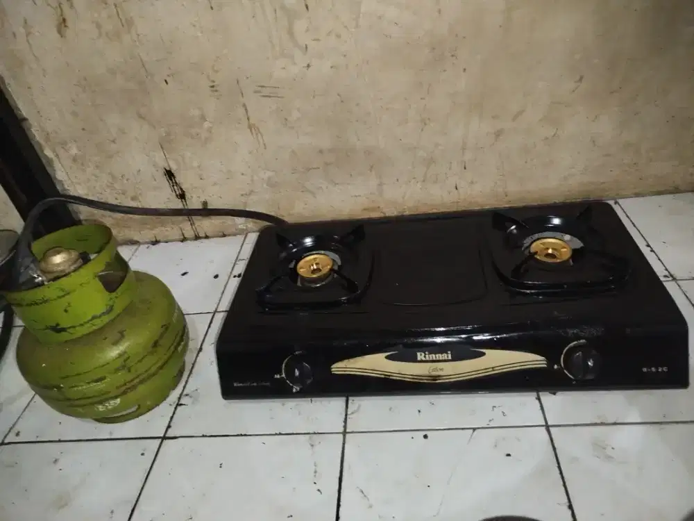 Kompor gas sepaket komplit merk Rinnai 2 tungku yang tipe CEFLON