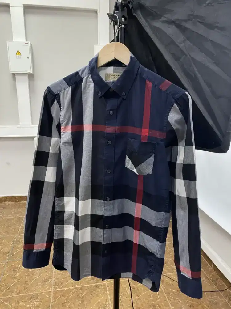 Shirt BURBERRY THAILAND Ukuran ( XS )