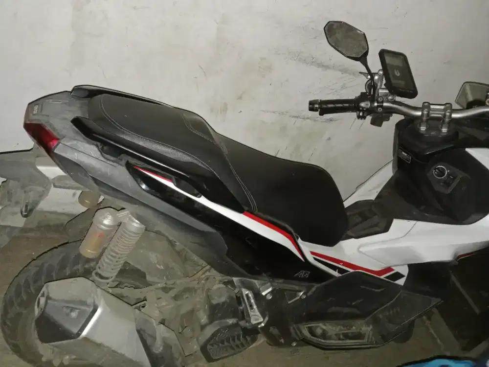 Dijual ADV 150 Putih
