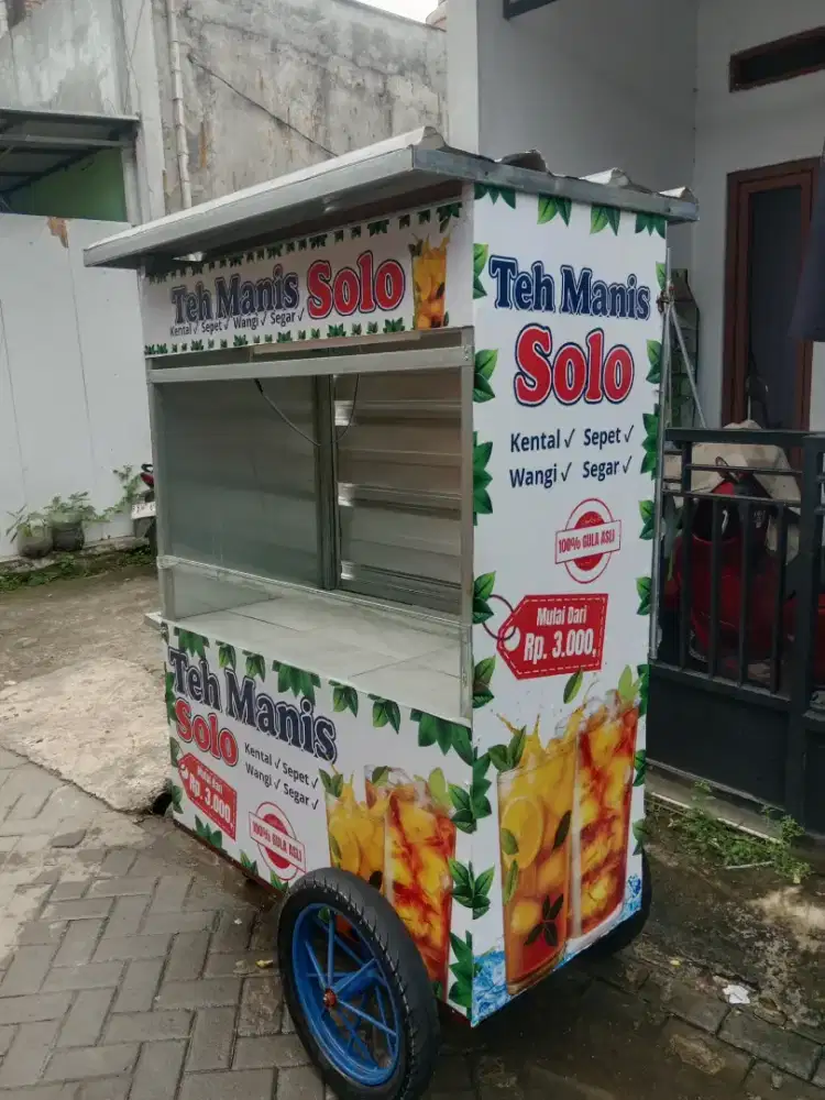 Gerobak teh solo siap jualan
