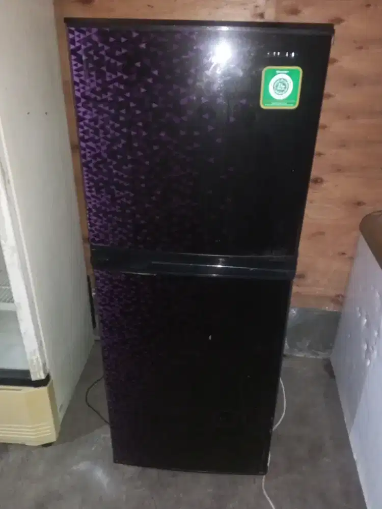 Kulkas 2 pintu Sharp msh gress