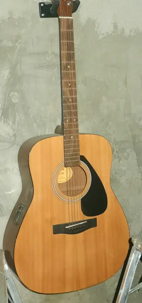 Yamaha F310 Original Bonus Sarung + Capo