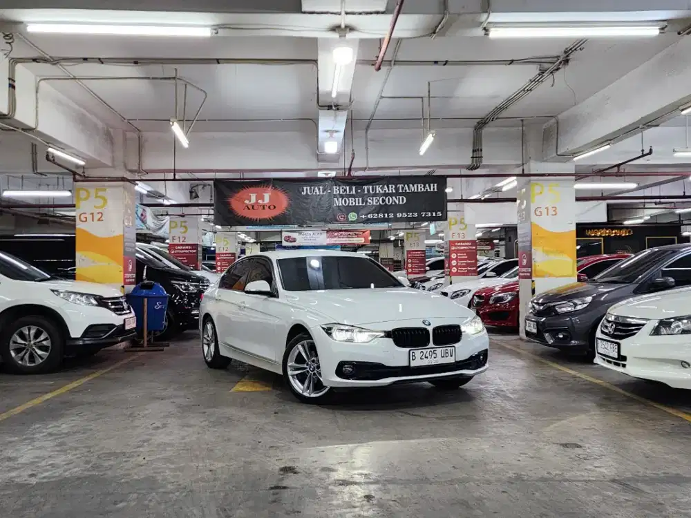 BMW 320i SPORT SHADOW 2019