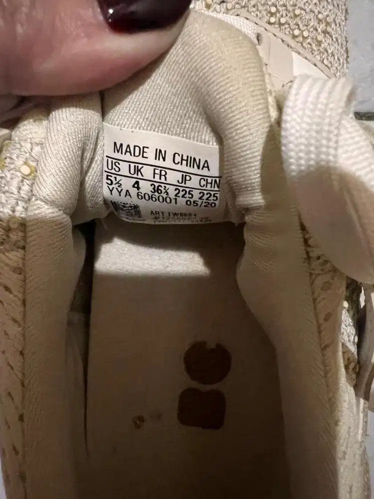 Preloved sepatu adidas originl