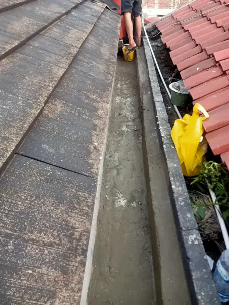 Tukang atap bocor rembesan ganti atap dll