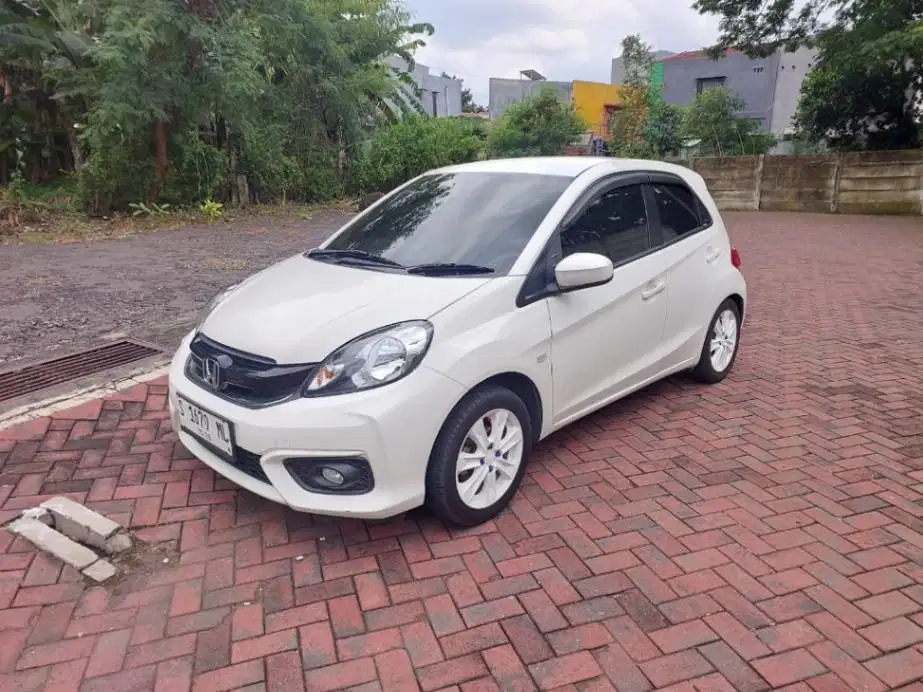 DP MURAH Brio Satya 1.2 E Bensin-MT-2018 PUTIH s ML