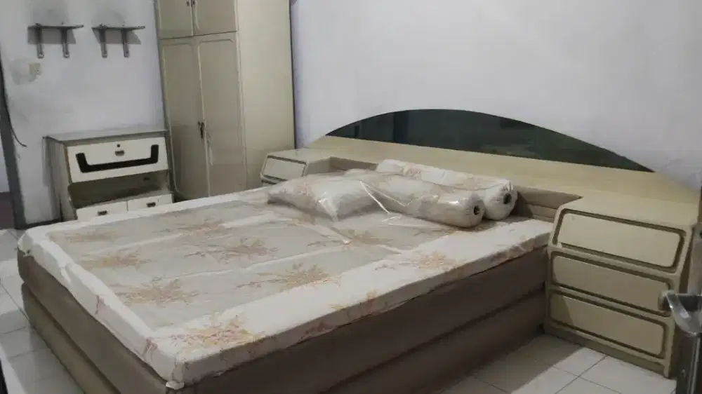 Jual furniture bekas ex rumah lemari jati borongan