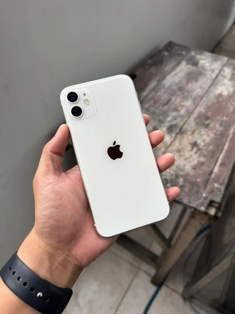 Iphone 11 64gb ibox bh 89% mulus lengkap