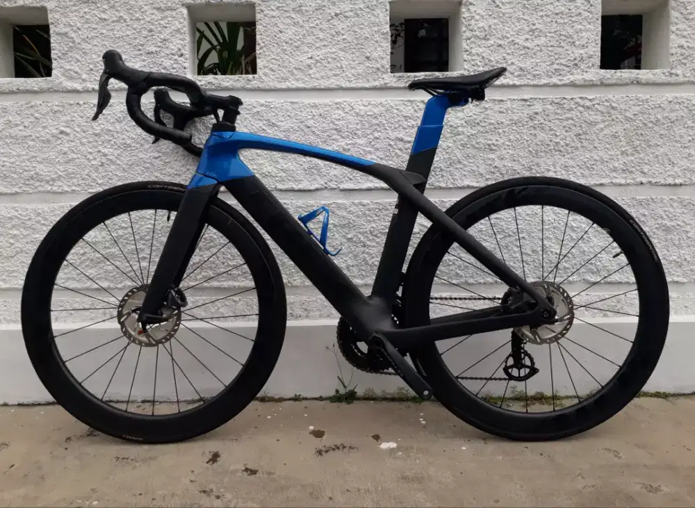 Sepeda Roadbike
TREK MADONE SL7 OCLV BAHAN CARBON