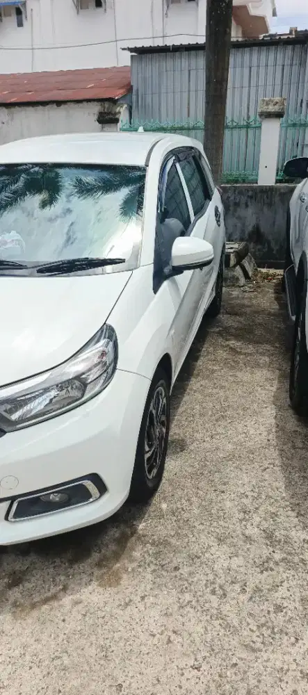 Honda Mobilio putih 2020 edisi turun harga