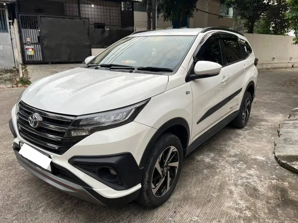 (LOW KM 35.000) Toyota Rush 1.5 TRD Sportivo Bensin AT 2021