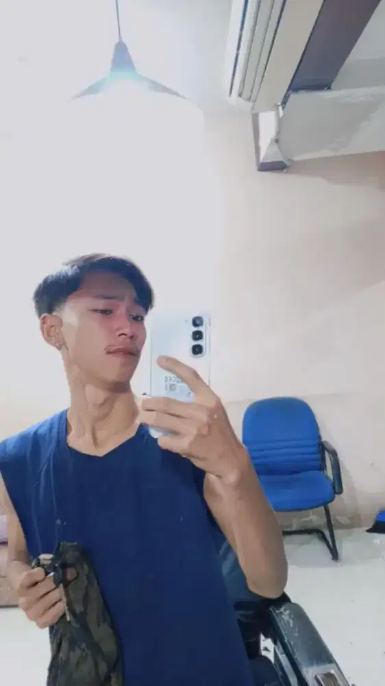 Nyari kerja kerja apa bisa ( gak punya ijasa )