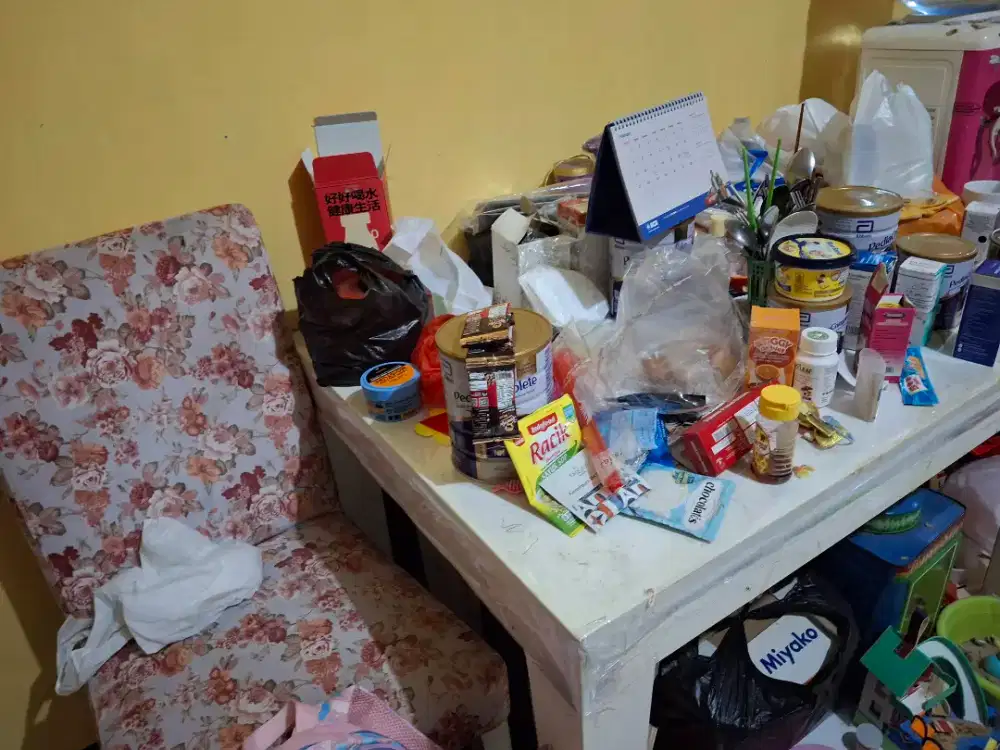 Meja makan + 3 kursi