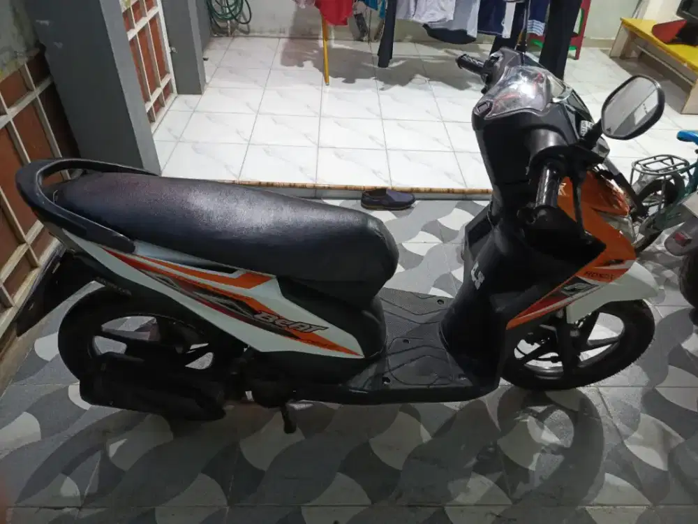 Honda beat Tahun 2014 injeksi
Ss lengkap bpkb,stnk,faktur komplit