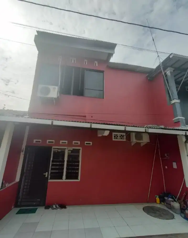 Rumah 2 lantai di pudak payung