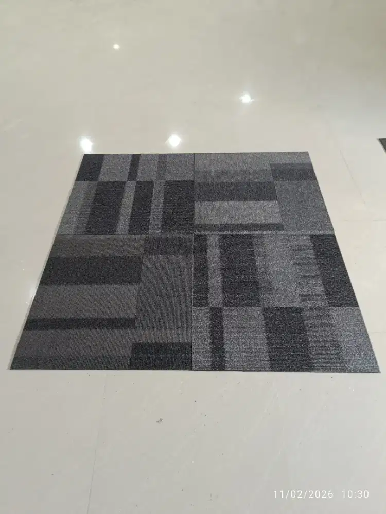 Karpet tile 50x50cm second Bank