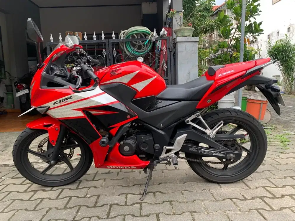 Honda CBR 150 merah 2015 AB jogja
