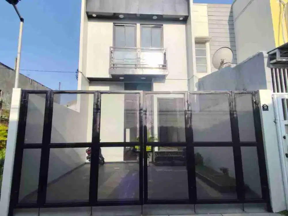 LEBAK JAYA Baru Gress ‼️ Rumah 2 Lantai Desain Modern dekat Raya Kenjeran