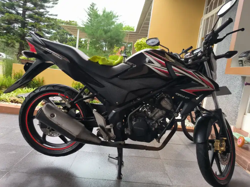 Motor Honda CB 150R