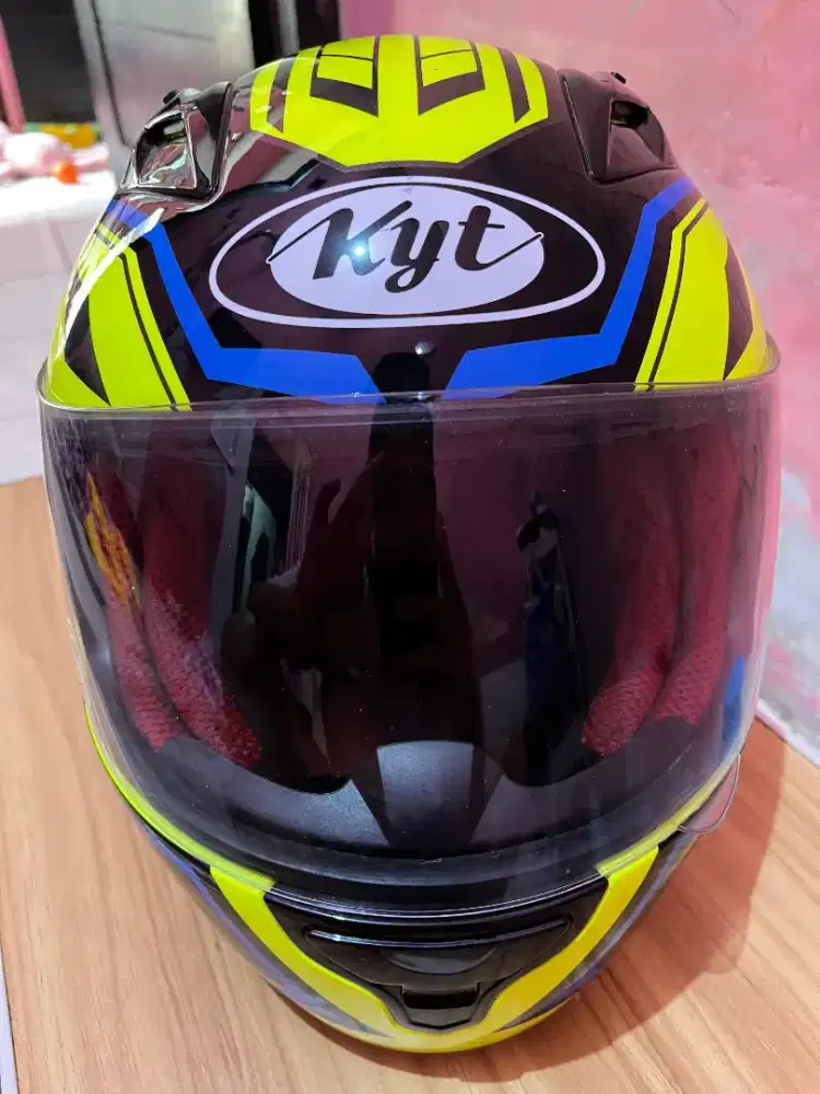 Helm fullface KYT RC Seven