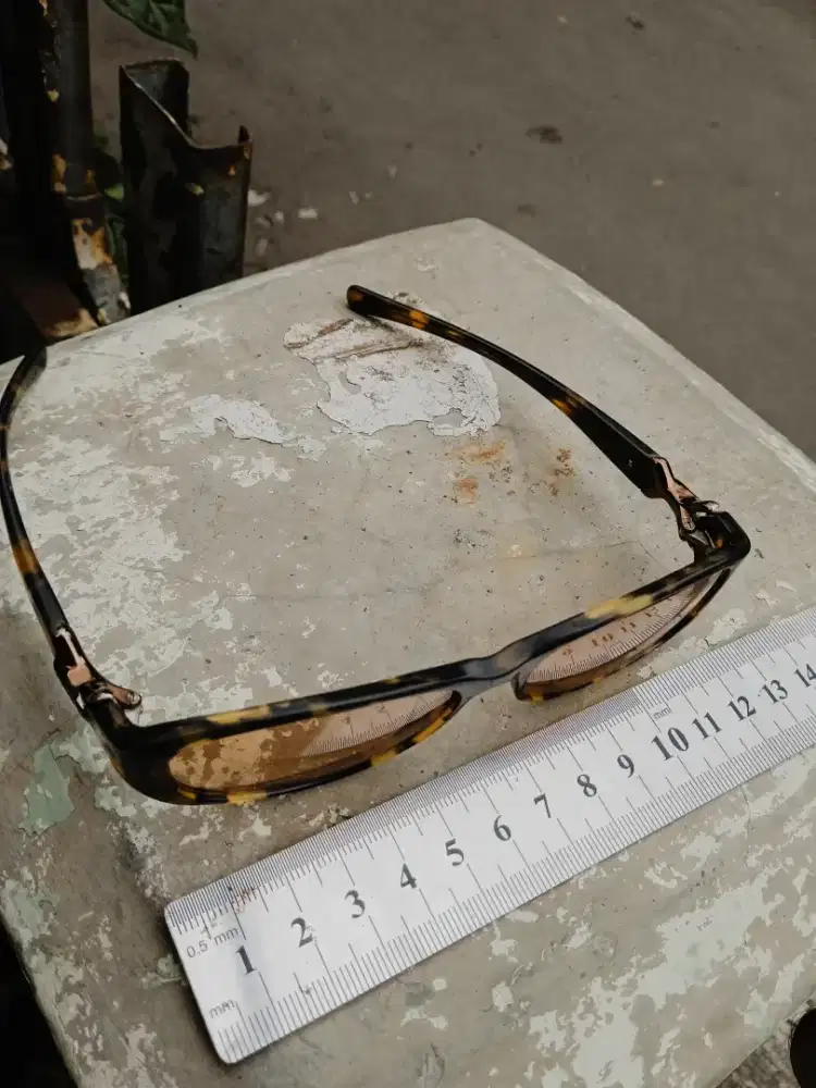 Kacamata Oakley lawas