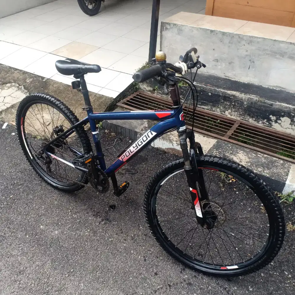 Sepeda Gunung Polygon Monarch 3 ukuran 26 inchi 21 speed