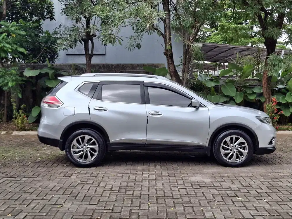 XTrail 2.5 2015 AT termurah