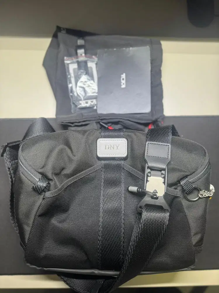 Sling Bag Tumi eSport Type C Likenew