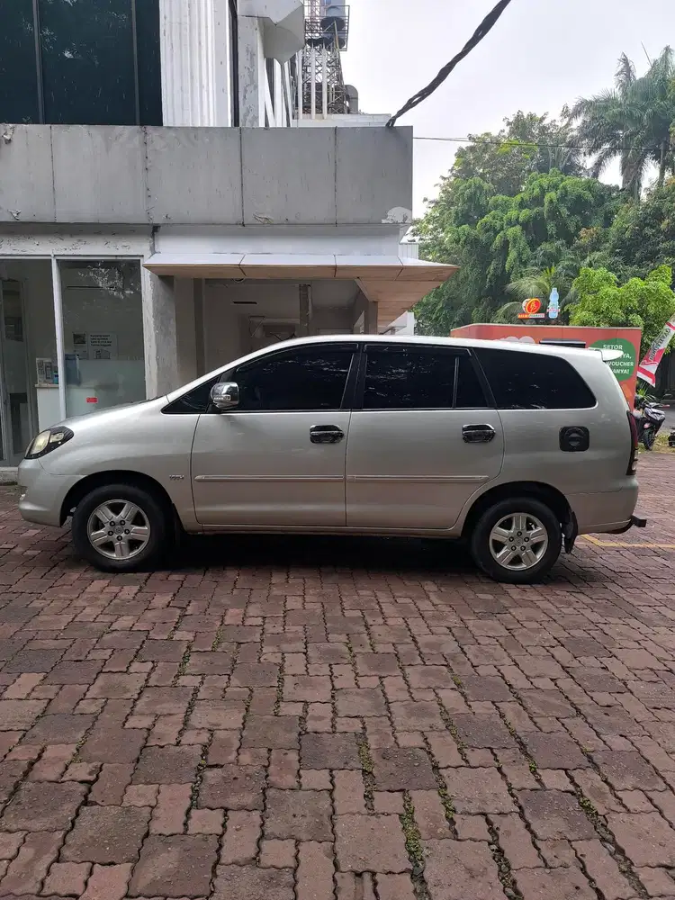 Toyota Kijang Innova 2007 Bensin