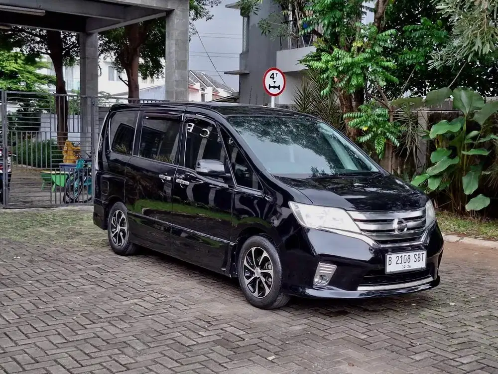 Serena HWS 2013 AT TERMURAH