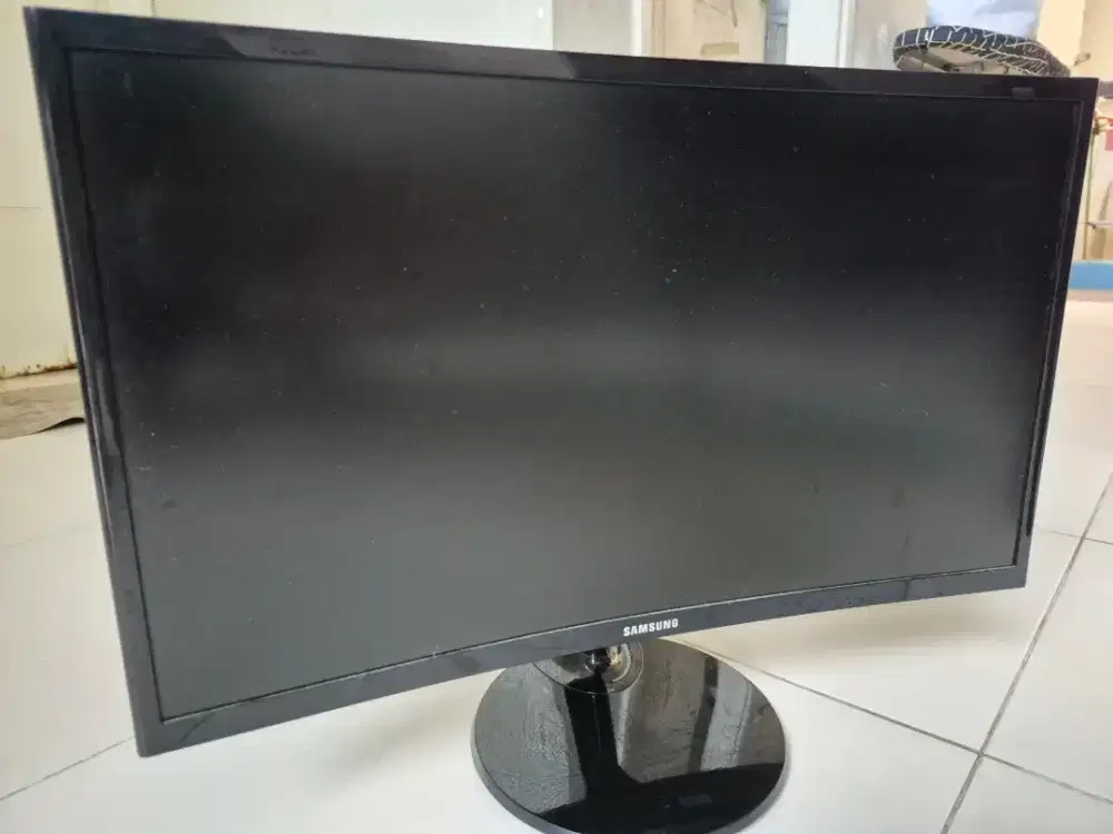 Monitor LED Samsung 24 CURVED C24F390FHE